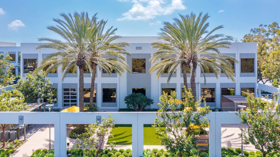 More Photos Of 200 Commerce Dr, Irvine Unknown For Lease