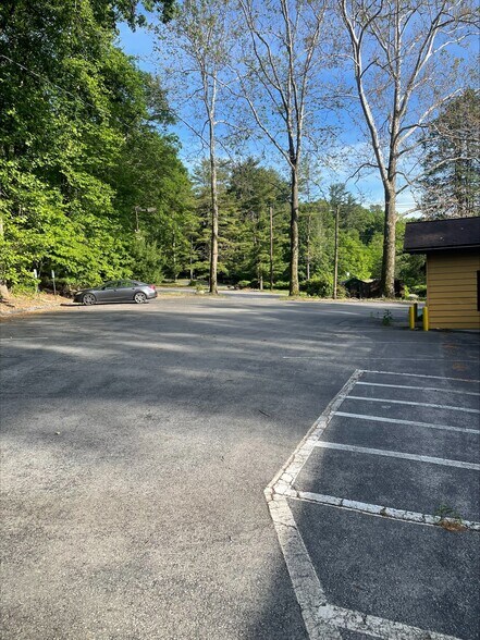 More Photos Of 2619 Hill Rd, Reading Restaurant For Sale