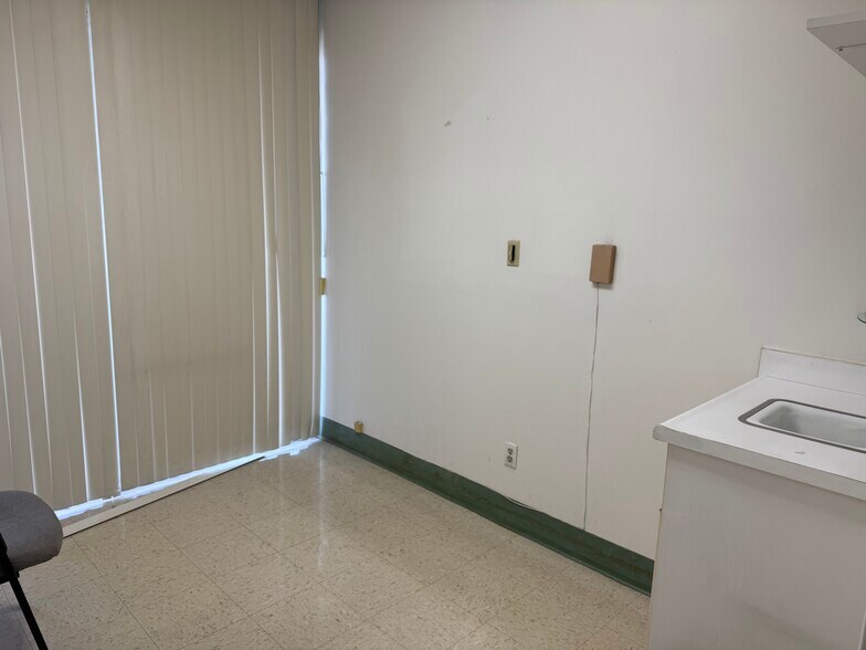 More Photos Of 924 Buena Vista St, Duarte Medical For Lease
