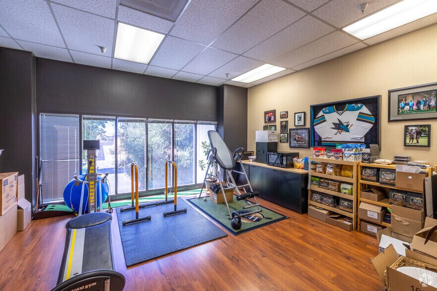 More Photos Of 1192 Vanderbilt Cir, Manteca Warehouse For Lease