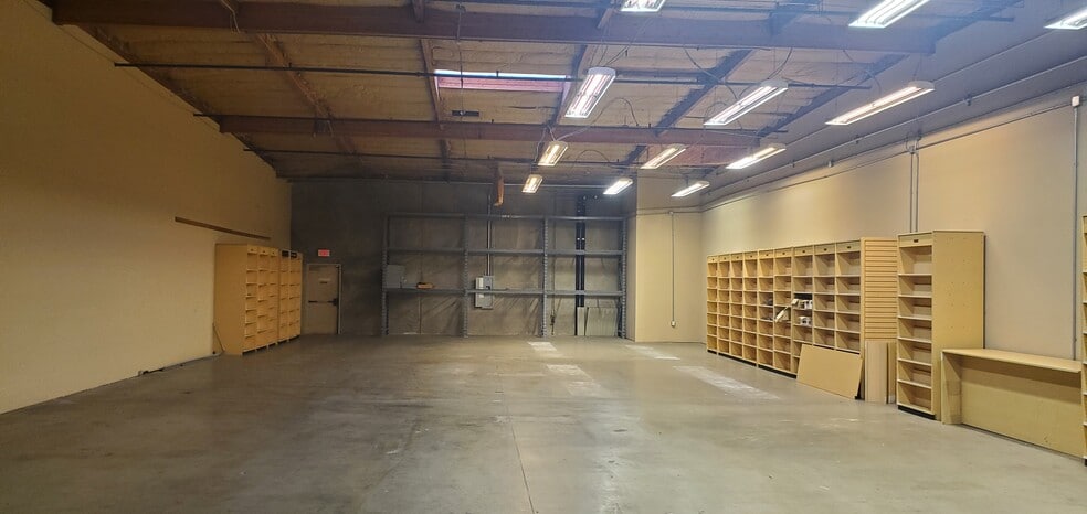 More Photos Of 681 Anita St, Chula Vista Warehouse For Lease