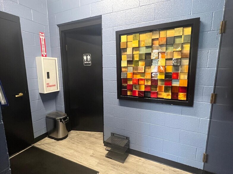 More Photos Of Harris Blvd, Charlotte Parking Garage For Sale