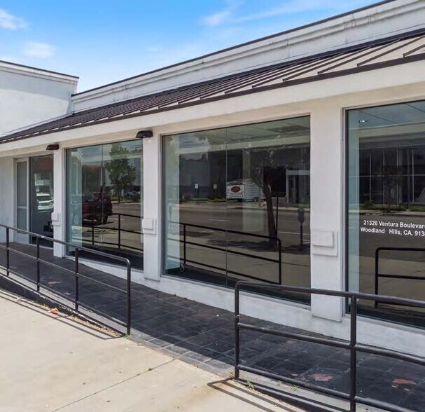 More Photos Of 21326 Ventura Blvd, Woodland Hills Storefront Retail Office For Lease