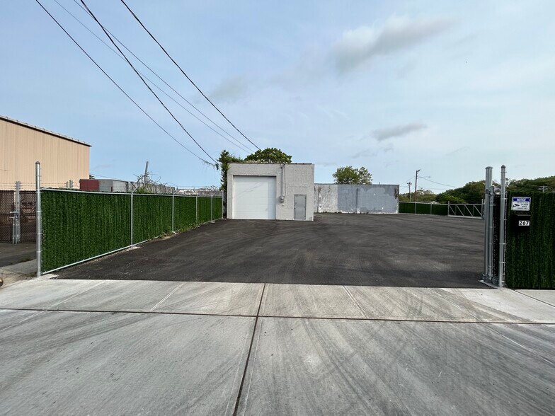 Primary Photo Of 267 Merritt Ave, Wyandanch Warehouse For Lease