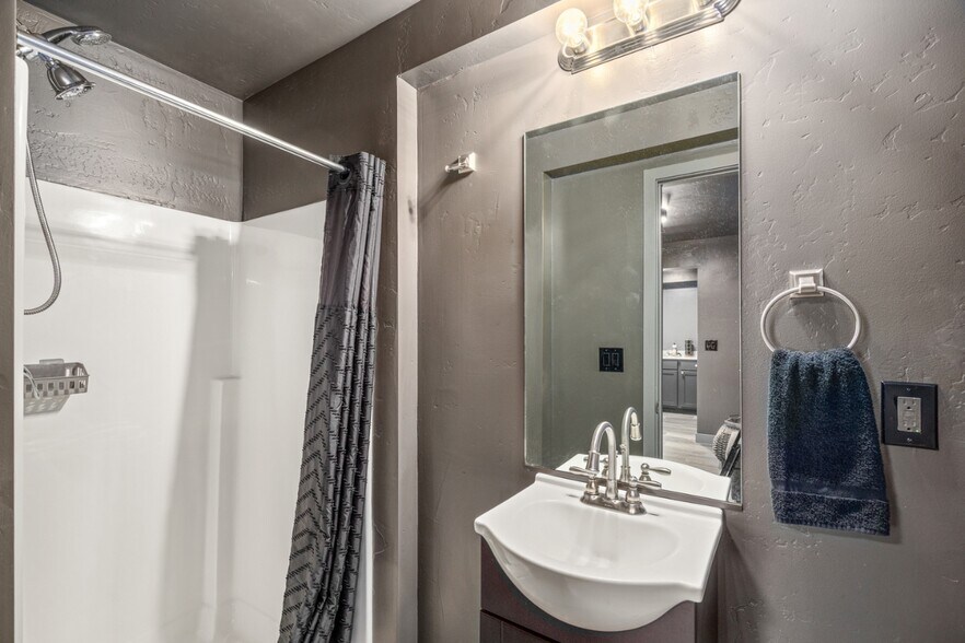 More Photos Of 219 E Coeur D Alene Lake Dr, Coeur d'Alene Apartments For Sale