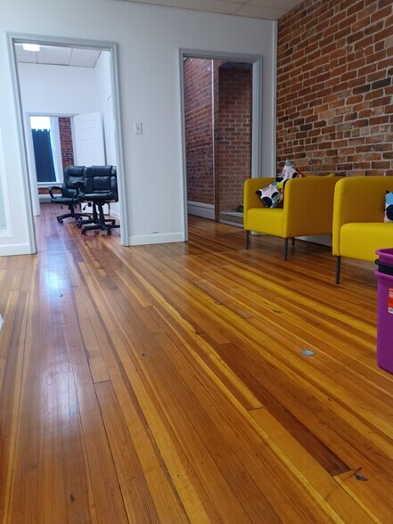 More Photos Of 2645 N. HIGH ST N. HIGH, Columbus Office For Lease