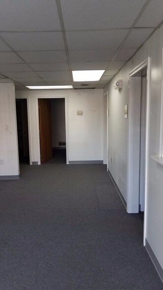 More Photos Of 61-75 Pond St, Sharon Office For Lease