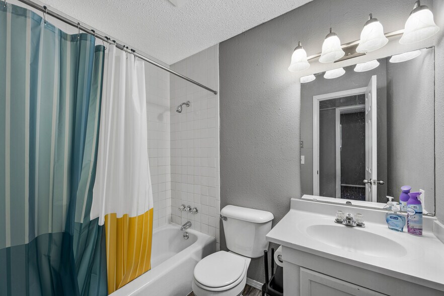 More Photos Of 3000 S 9th St, Chickasha Apartments For Sale