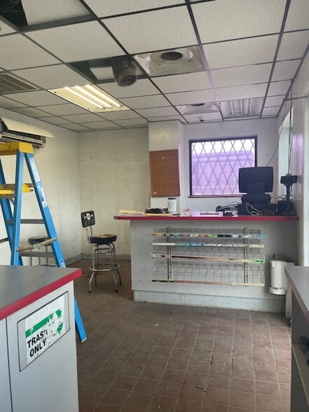 More Photos Of 524 Hinman Ave, Buffalo Service Station For Sale