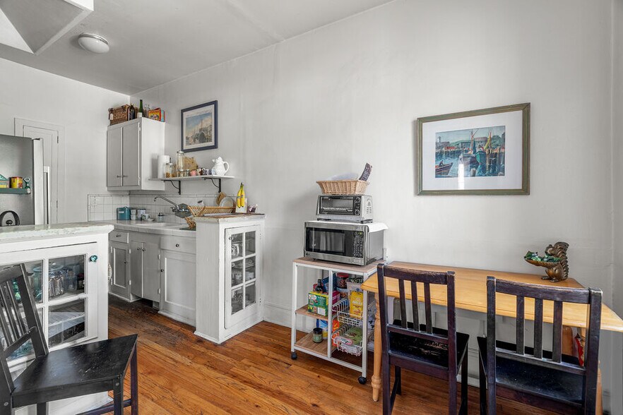 More Photos Of 5424 Franklin Ave, Los Angeles Apartments For Sale