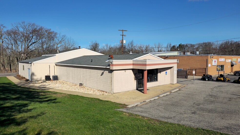 Primary Photo Of 850 N West End Blvd, Quakertown Freestanding For Sale