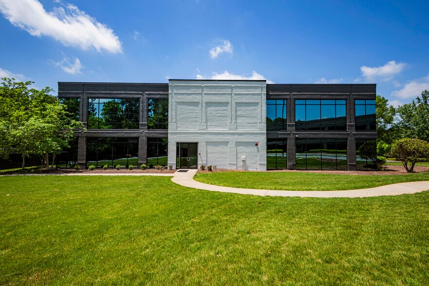 More Photos Of 1990 Vaughn Rd, Kennesaw Office For Lease
