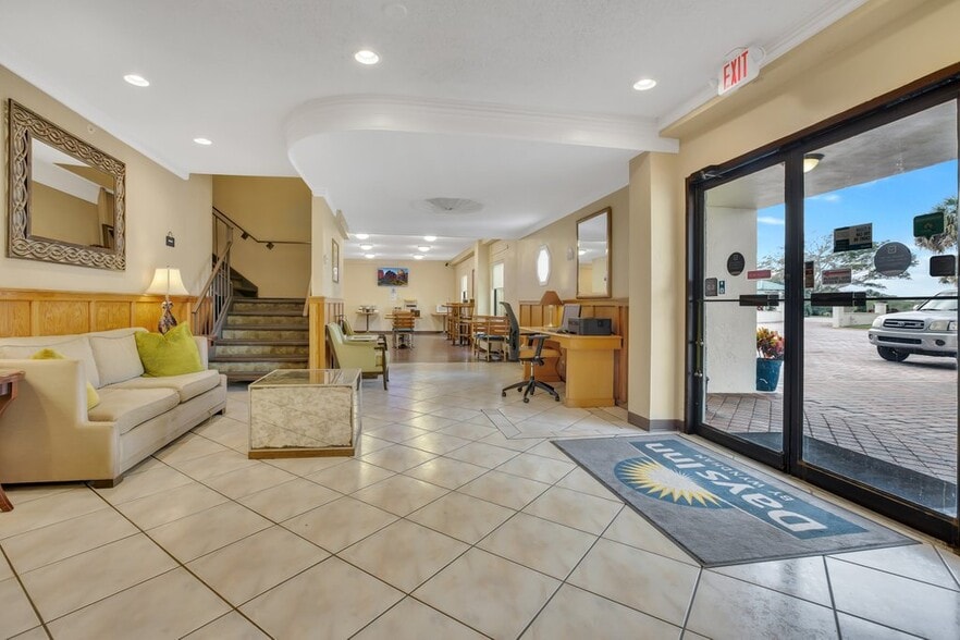 More Photos Of 2200 US Highway 441 SE, Okeechobee Hotel For Sale