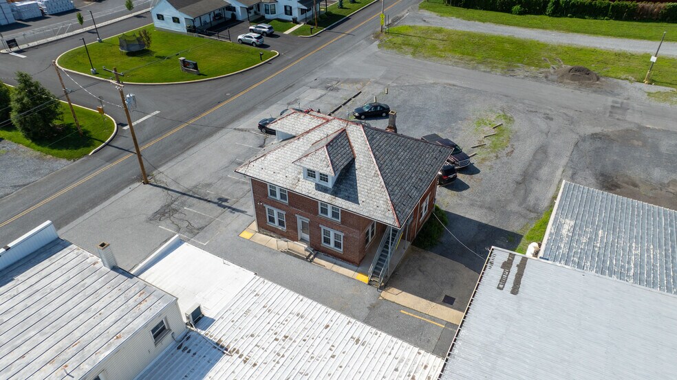 More Photos Of 135 Rothsville Station Rd, Lititz Office Residential For Lease