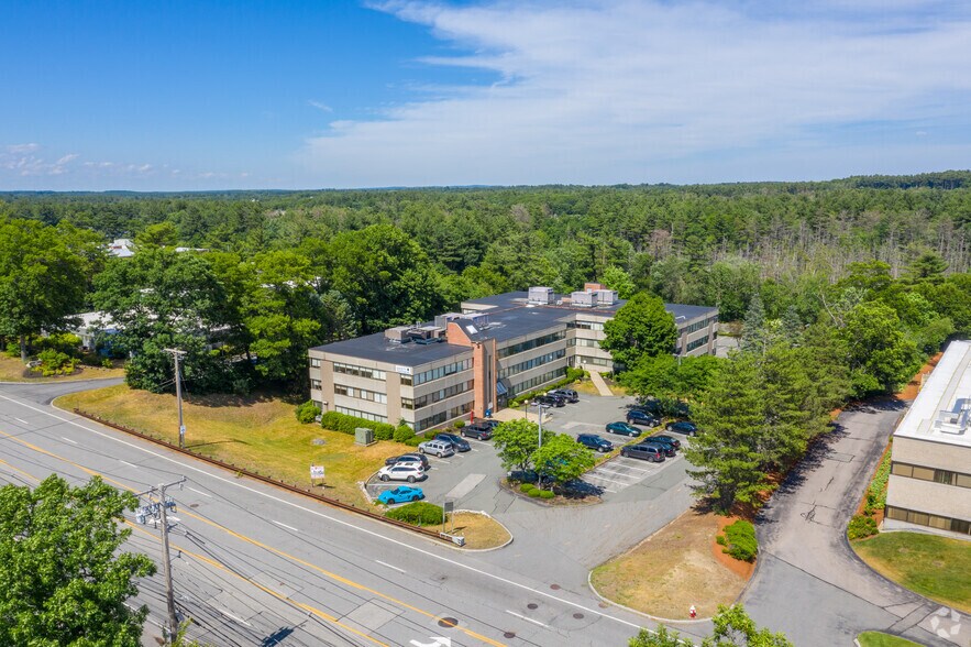 More Photos Of 19 Crosby Dr, Bedford Unknown For Lease