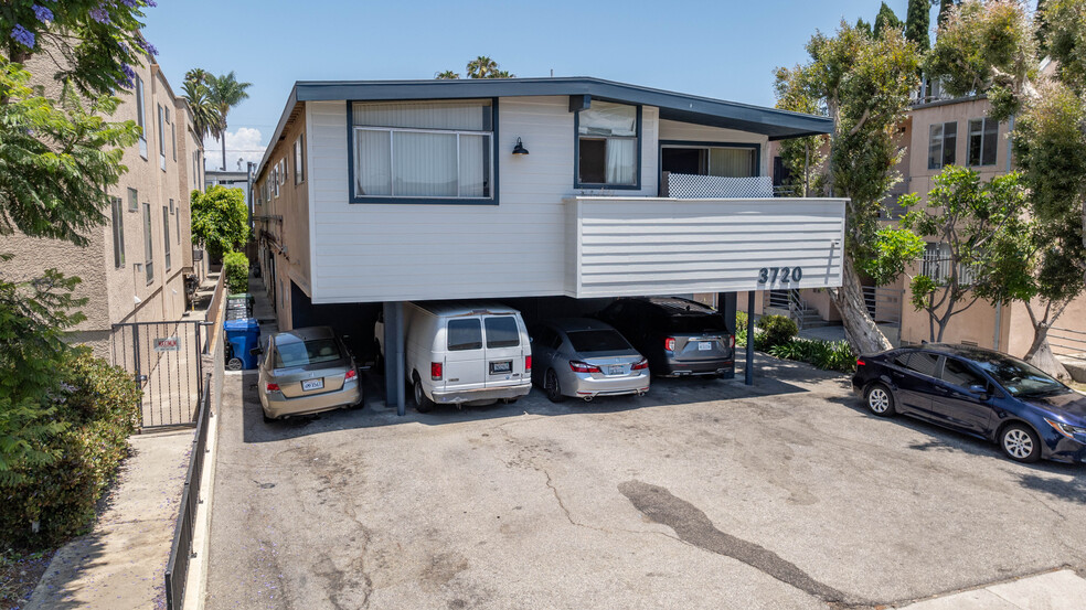 Primary Photo Of 3720 Midvale Ave, Los Angeles Apartments For Sale