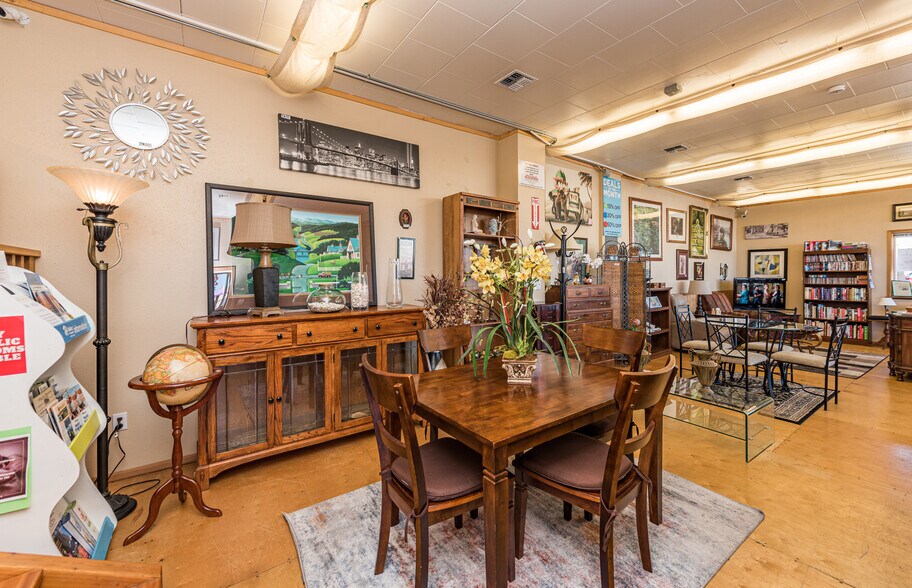 More Photos Of 213 E Washington St, Sequim Storefront Retail Office For Sale