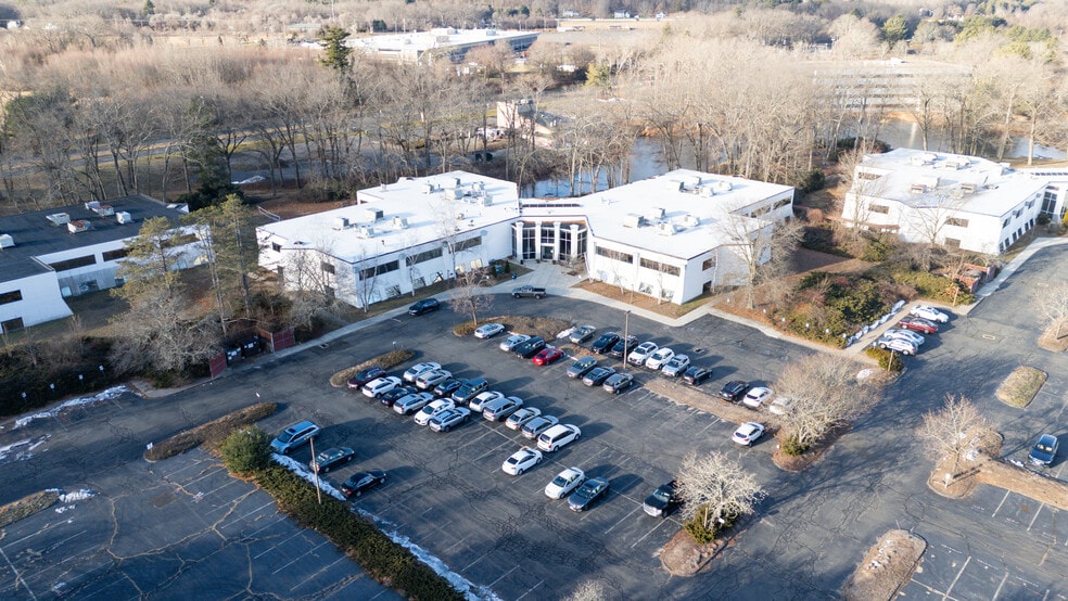 More Photos Of 6 Griffin Rd N, Windsor Office For Sale