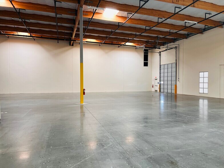 More Photos Of 2070 W 11th St, Upland Warehouse For Lease