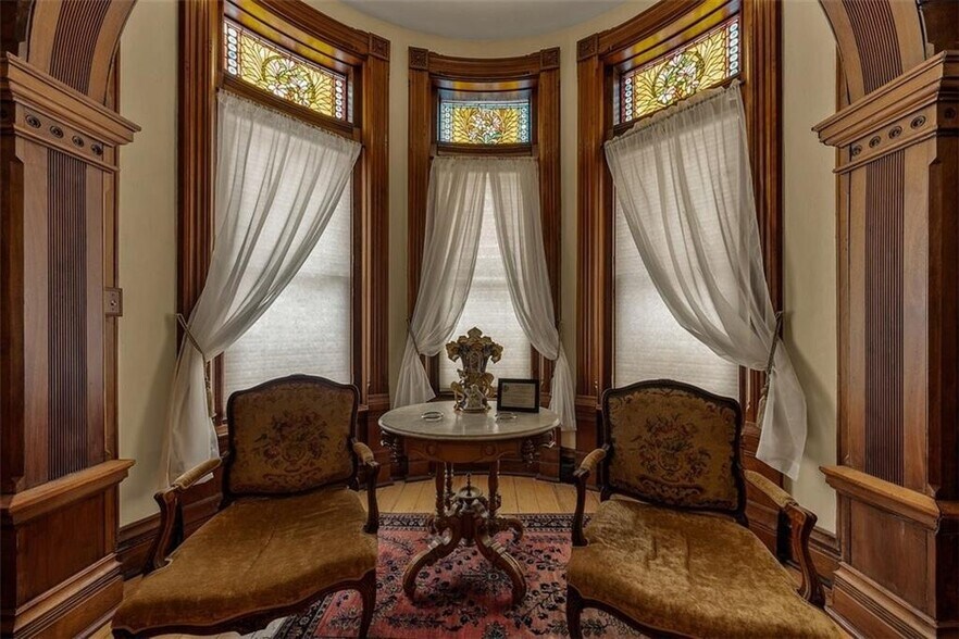 More Photos Of 809 Hall St, Saint Joseph Hospitality For Sale