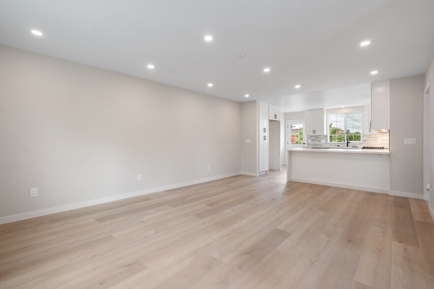 More Photos Of 6665 Amherst St, San Diego Apartments For Sale