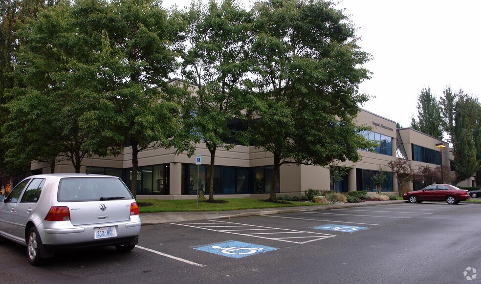 More Photos Of 8410 154th Ave NE, Redmond Flex For Lease