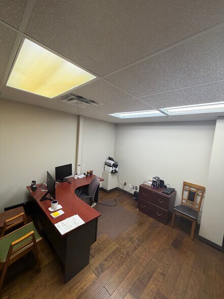 More Photos Of 9320 Jasper Ave NW, Edmonton Office For Sale