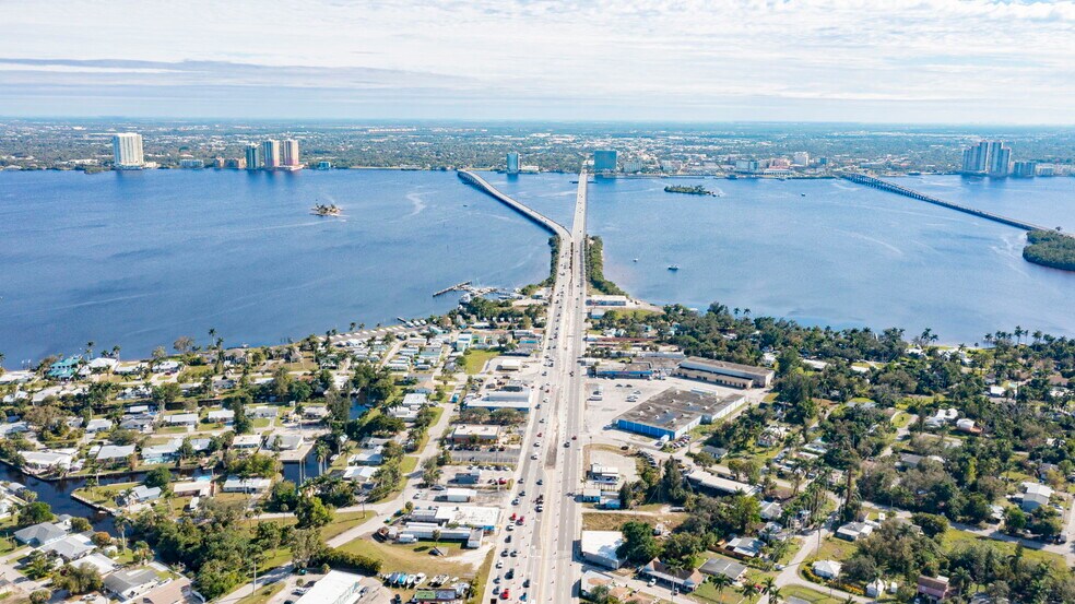 More Photos Of , North Fort Myers General Retail For Sale