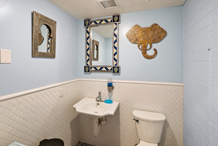 More Photos Of 102 E Pima St, Cottonwood Restaurant For Sale