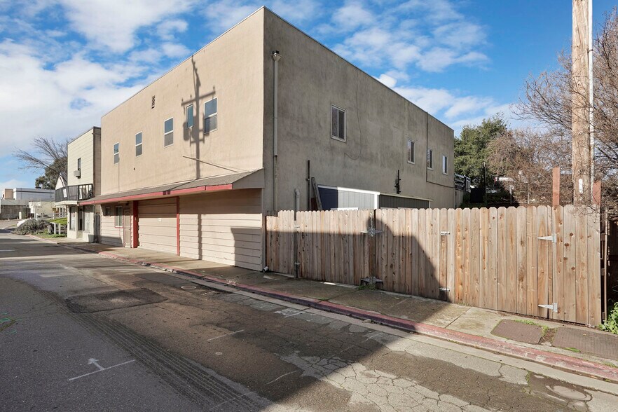 More Photos Of 14144 Market St, Walnut Grove Storefront For Sale