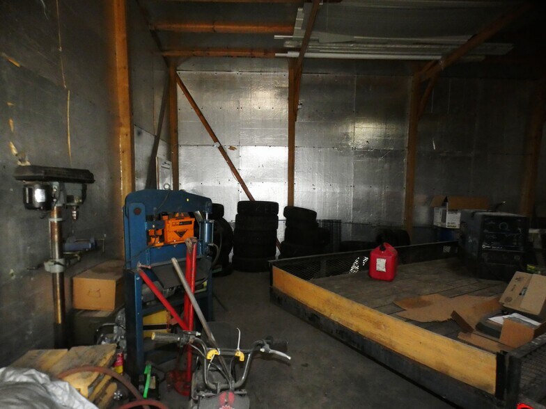 More Photos Of 105 W Water St, Pinckneyville Specialty For Sale