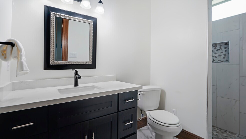 More Photos Of 10511 W Hidden Lake Ln, Richmond Specialty For Sale