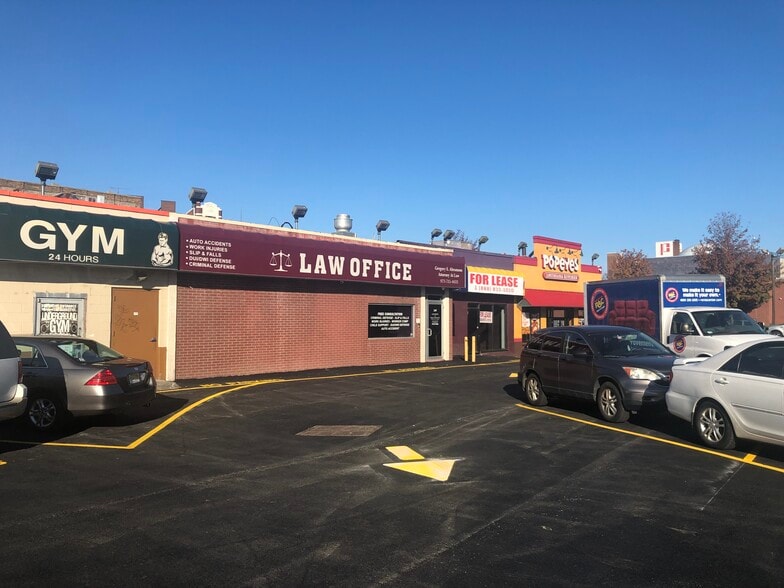 More Photos Of 237-251 Market St, Paterson Storefront Retail Office For Lease