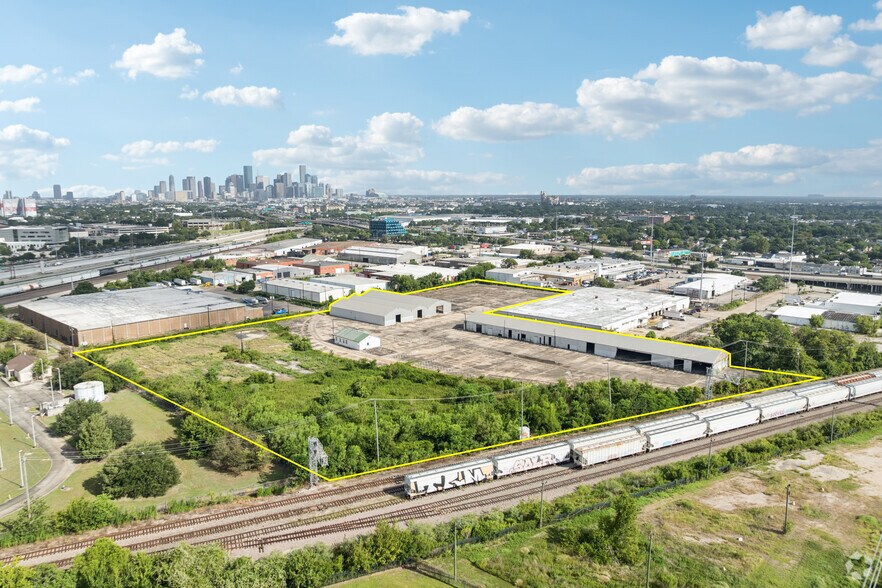 More Photos Of 4812 Gulf Fwy, Houston Warehouse For Sale