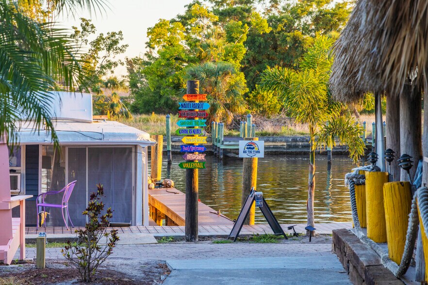 More Photos Of 3444 Marinatown Ln, North Fort Myers Unknown For Lease