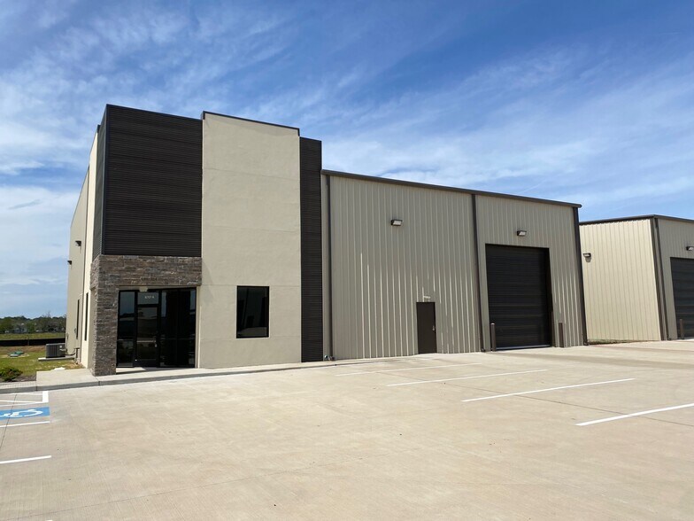 More Photos Of 16707 Telge Rd, Cypress Warehouse For Lease