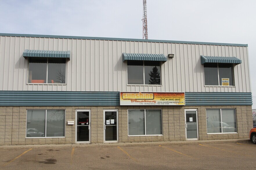 More Photos Of 44 Riel Dr, St. Albert Flex For Lease