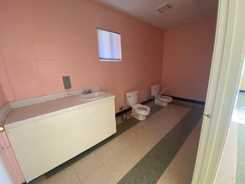 More Photos Of 120 Head Start Ln, Pearl Office For Sale