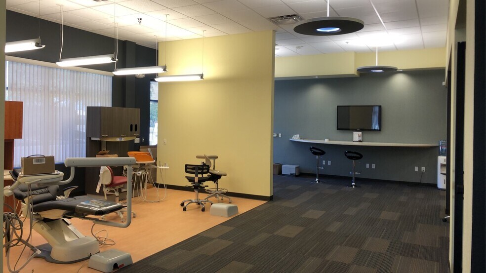 More Photos Of 1602 S Priest Dr, Tempe Office For Sale