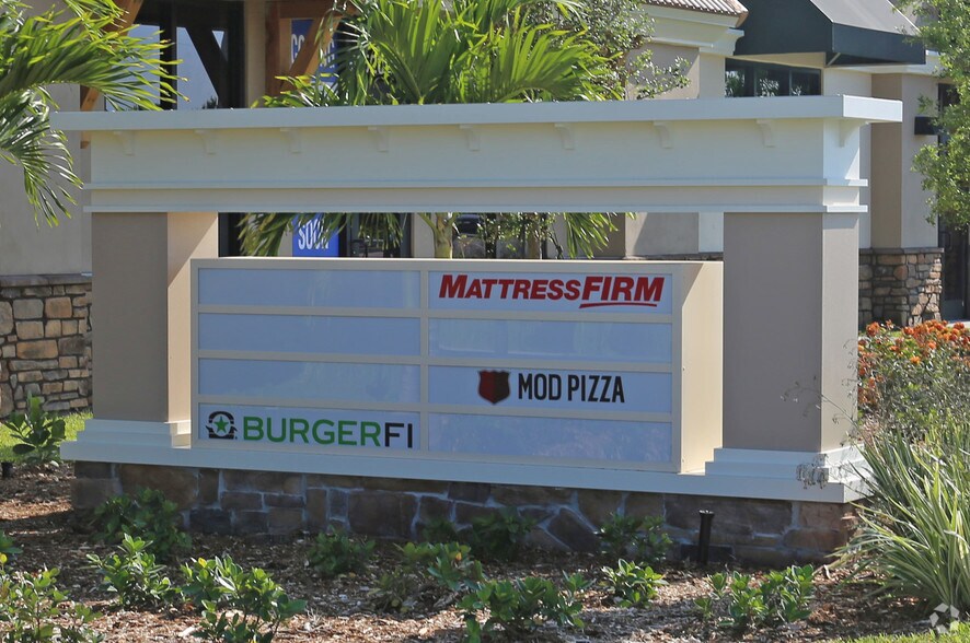 More Photos Of 8899 W Boynton Beach Blvd, Boynton Beach Freestanding For Lease