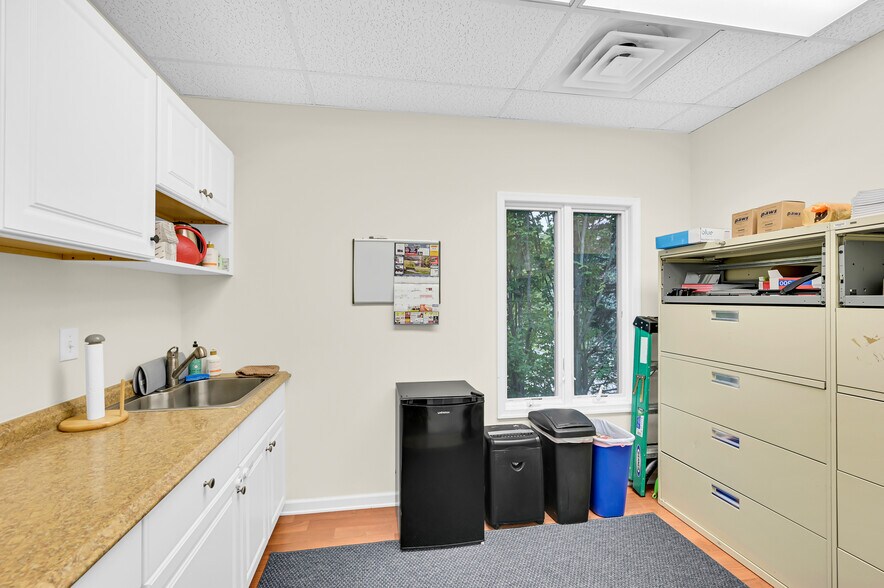 More Photos Of 21 Orchard St, Denville Medical For Lease