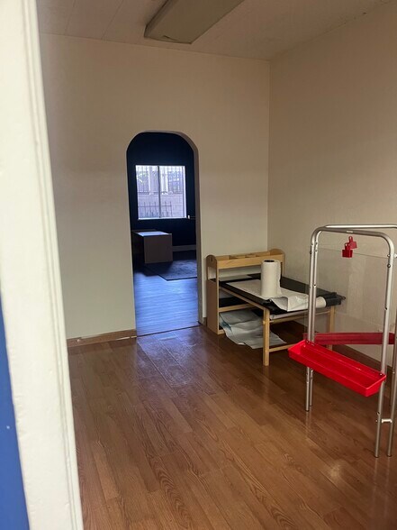 More Photos Of 5909 Camden St, Oakland Daycare Center For Sale