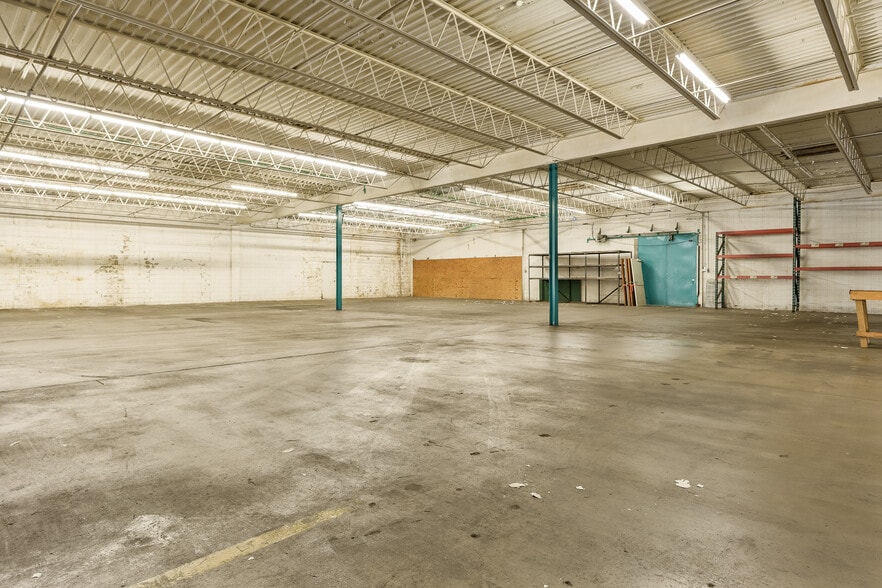 More Photos Of 6320 Material Ave, Loves Park Warehouse For Sale