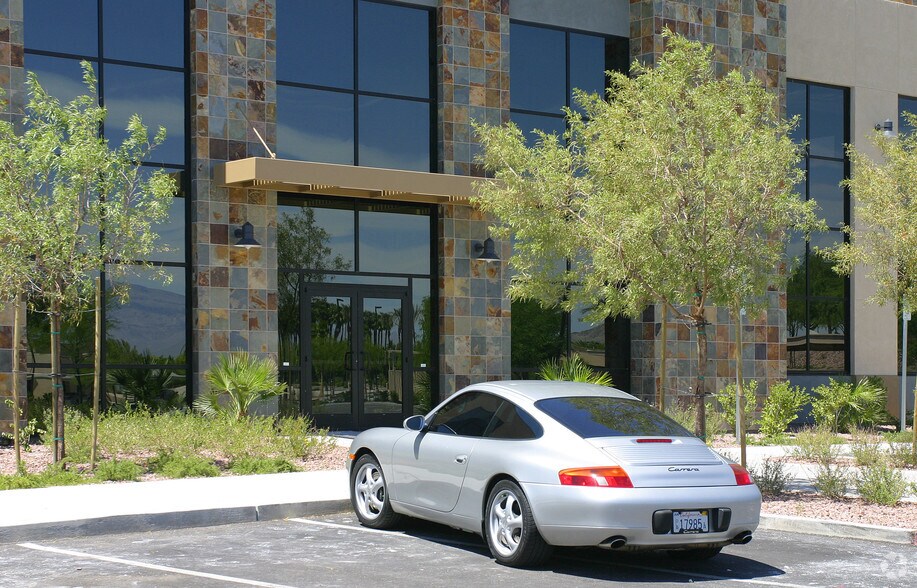 More Photos Of 1707 Village Center Cir, Las Vegas Office For Lease