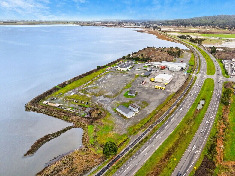 More Photos Of 4051-4061 N Highway 101, Eureka Warehouse For Sale