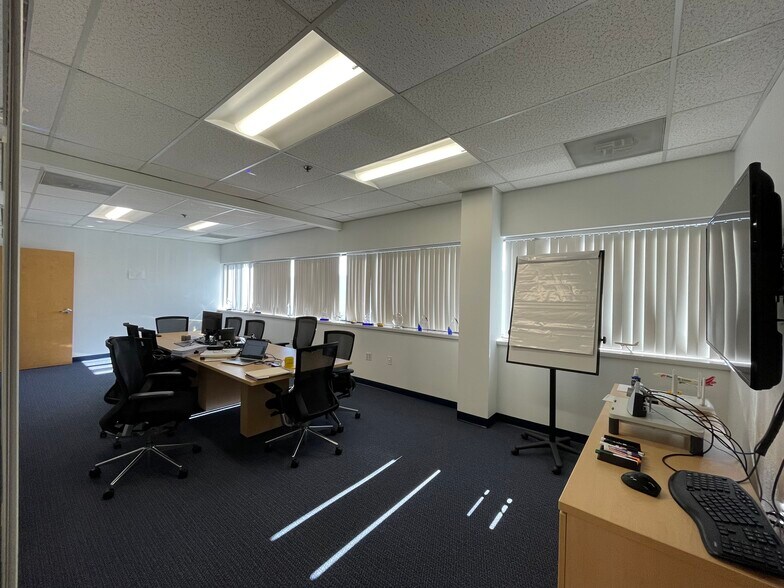 More Photos Of 150 Eastern Ave, Chelsea Light Distribution For Lease