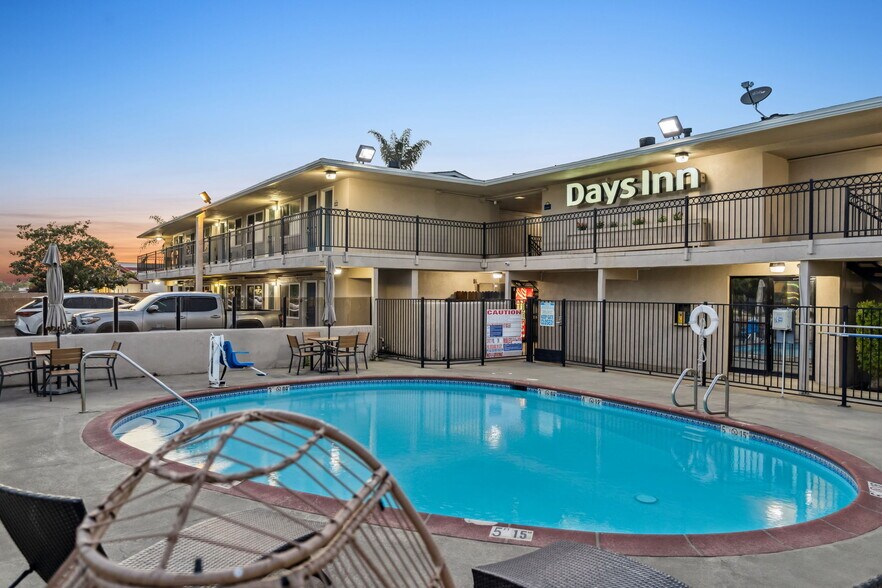 More Photos Of 839 E Main St, Santa Maria Hotel For Sale