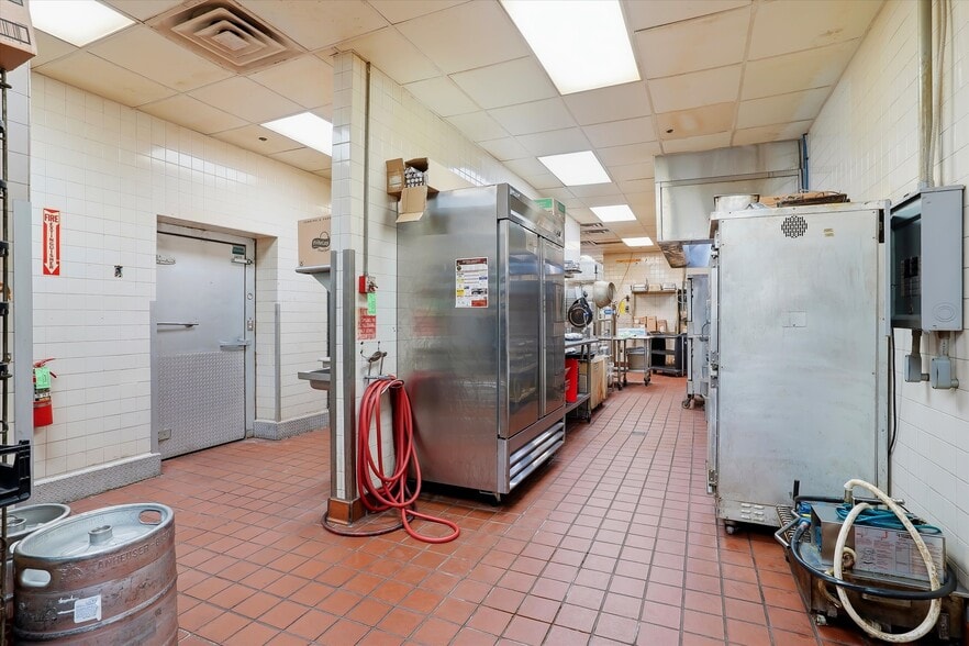 More Photos Of 3584 Parkway, Pigeon Forge Restaurant For Lease