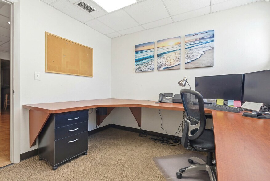 More Photos Of 1782 Calumet St, Clearwater Warehouse For Lease