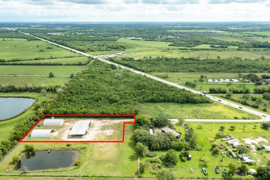 More Photos Of 4512 S Highway 35, Alvin Light Manufacturing For Lease